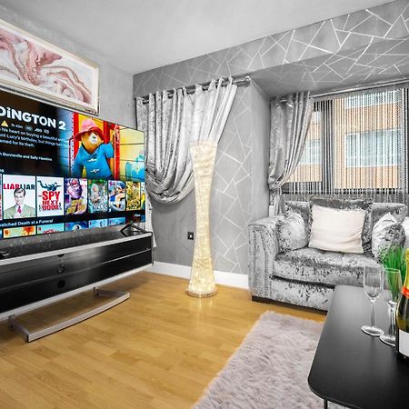 Luxury 1 Bed Flat With Parking 11K - Top Rated - Netflix - Wifi - 70 Inch Smart Tv - Birmingham City Centre - Tv In Bedroom - Top Rated Exterior photo